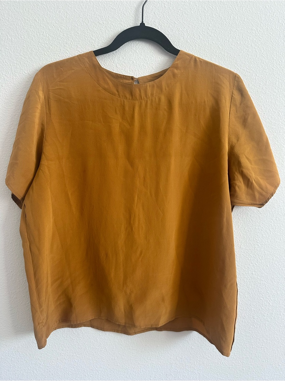 Vintage Anna & Frank 100% Silk Gold Short Sleeve Top Size L Quiet Luxury